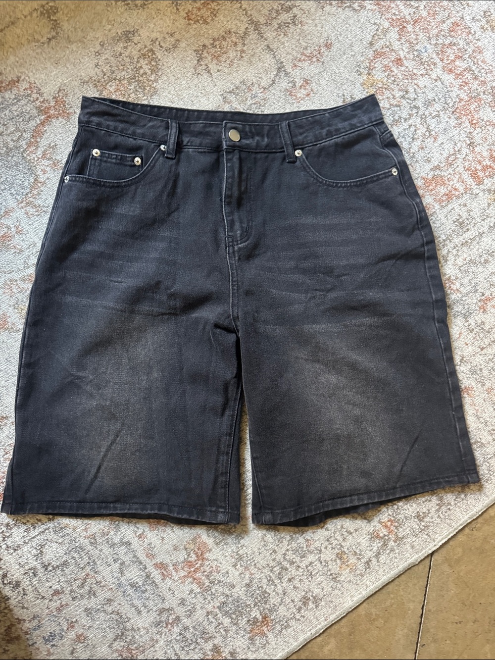 Women’s black baggy y2k Bermuda shorts size L